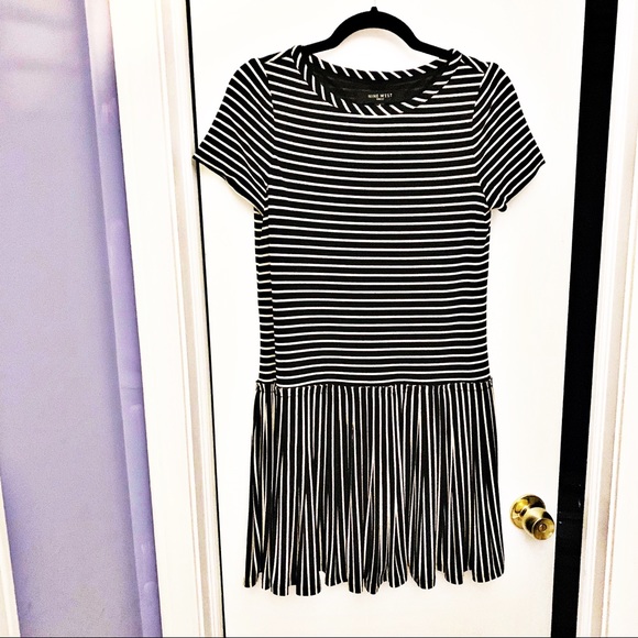 Nine West Dresses & Skirts - NINE WEST BLACK & IVORY STRIPED DRESS.